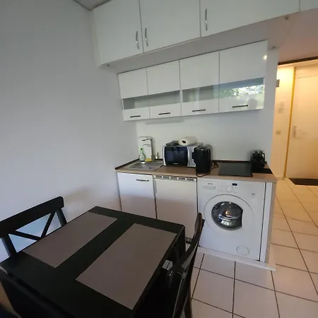 Apartment Apartment, Nähe U-bahn U3, 15 Min Zentrum, Garage *