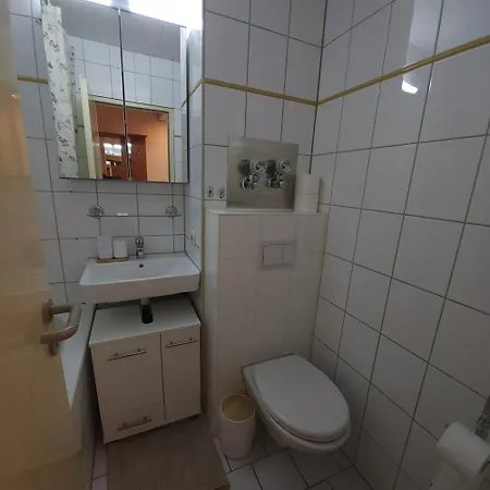 Apartment, Nähe U-bahn U3, 15 Min Zentrum, Garage München